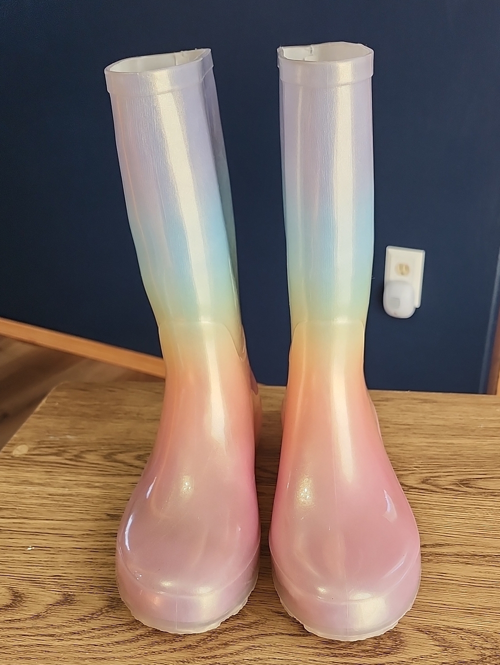 Women's size 5 waterproof rain rubber mud weather boots Rainbow coloring